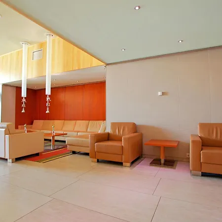 فندق Creina 4*