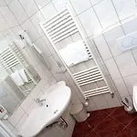Creina Hotel 4*