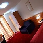Hotel Creina