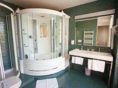 Creina 4*